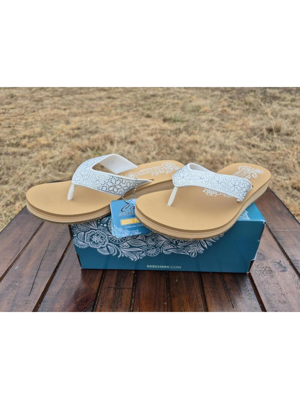 Skechers Size 6 Cali Luxe Foam Summer Dazzling Charm Sandals Flip Flops White